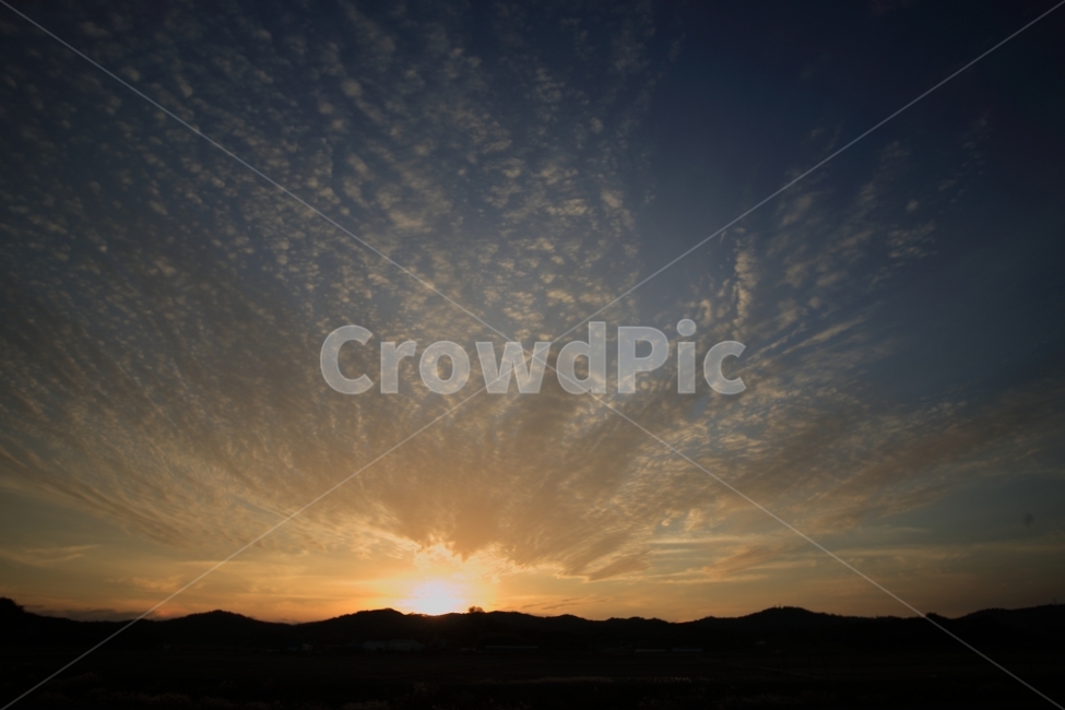 하늘,석양,일몰,sky,sunset,cloud,구름,자연,풍경,nature,landscape,실루엣,그림자,silhouette,shadow,sunlight,햇빛,light,빛,flare,플레어,outdoors,옥외