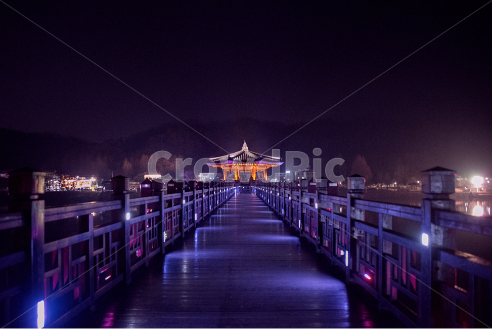 boke,bridge,emotion,nightview,octagonalcanal,pavilion,pier,wollyeonggyo,감성,교각,다리,보케,불빛,아웃포커스,야경,월영교,정자,팔각정,야경,밤,풍경,nightscape,night,landscape,한국전통,한국문화,korean traditional,korean culture,랜드마크,landmark,tourist attraction,한국랜드마크,한국관광지,한국명소,korea landmark,korea tourist attraction,water,물,waterfront,워터 프론트,port,포트