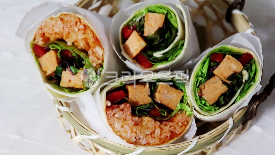 sandwichwrap,닭가슴살요리,샌드위치랩,또띠아랩,tortillalab,food,음식,버거,burger,chickenbreastvegetable,chickenbreast,닭가슴살,닭가슴살식단,diet,dietfood,다이어트요리,다이어트메뉴,부리또