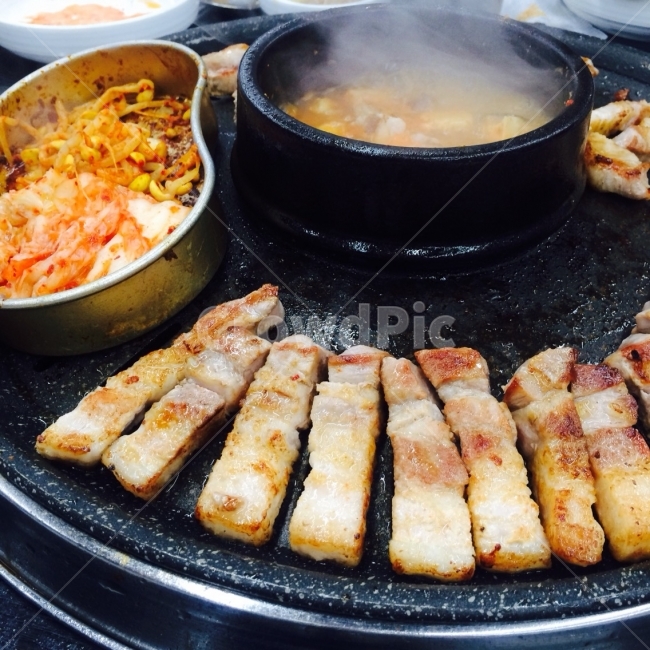 삼겹살,목살,돼지고기,고기,회식,육식,외식,야식,음식,식재료,요리,food,cook,meal,dishes,food reserves,육류,고기,meat,한식,한국음식,한국요리,korean food,korean dishes,korean meal,korean cook