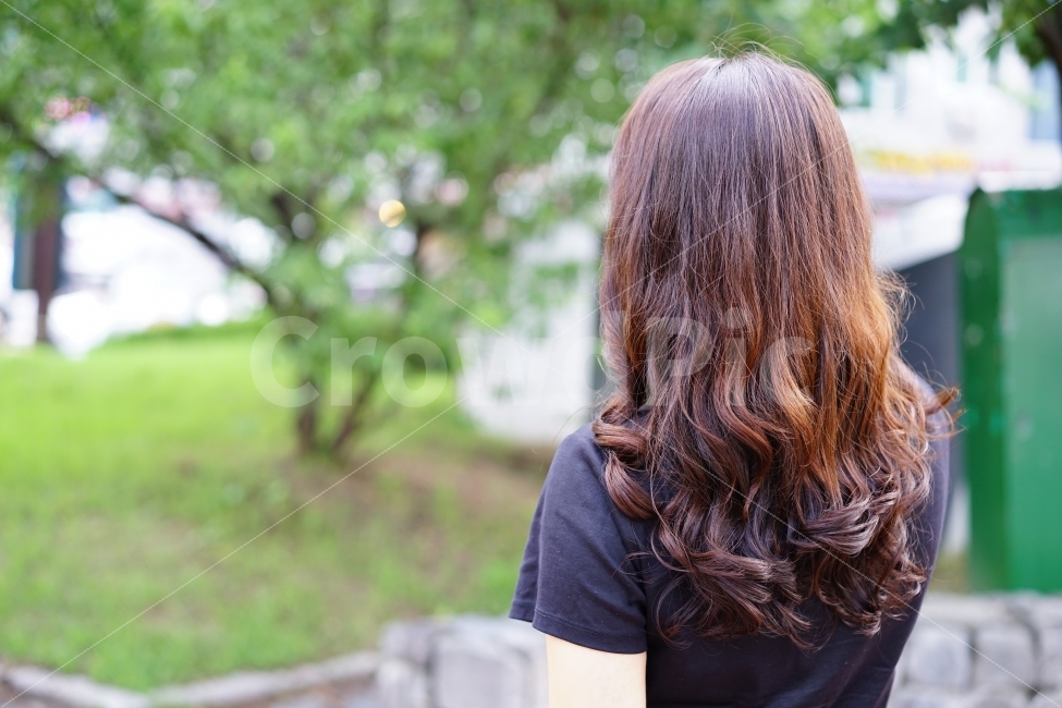 	미용실,헤어샵,퍼머,스타일,손질,뒷태,여자,머리스타일,여성,웨이브펌,웨이브,헤어스타일,굵은웨이브,헤어숍,세팅펌,사람,인물,인간,people,person,woman,female,뷰티,미용,사람,인물,인간,human,person,여성,여자,woman,female,lady