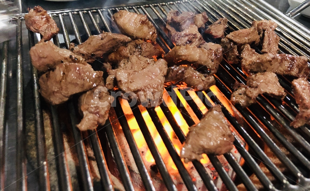 갈매기살,고기,굽는,고기굽는,구이,그릴,불판,맛있는