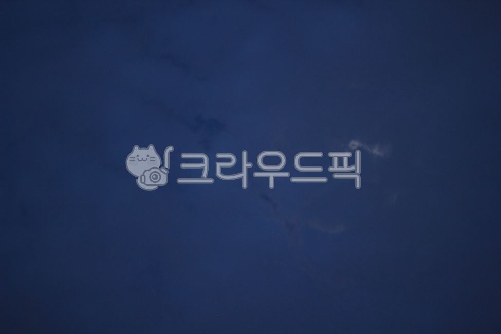 sky,skyblue,Dawn sky blue,dawn sky,sky background,Sky blue