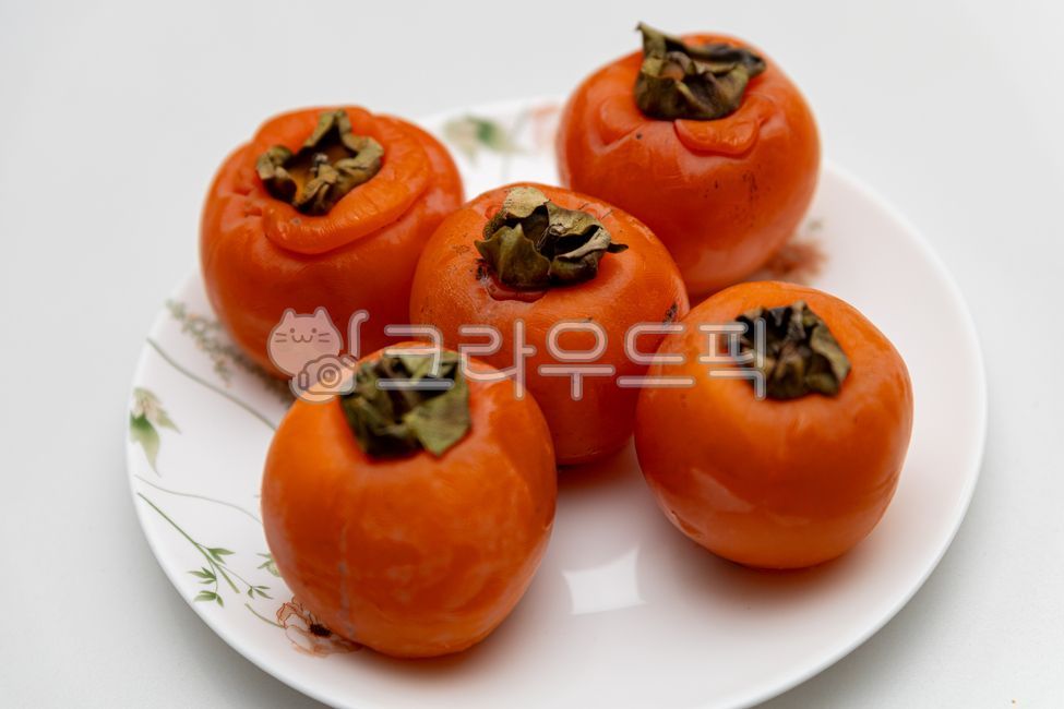 Persimmon,persimmon,fruit,plate,crop,ingredient,orange,orange,dessert,snack,persimmon,food,persimmon,fall,fall fruit,fruit
