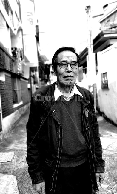 아빠,남자,노인,할아버지,man,한국노인,father,oldman,grandfather,인물,인간,사람,human,person,한국인,korean,한국사람,남성,사람,인물,인간,human,person,남성,남자,man,male,노인,어르신,old man, senior citizen,흑백,모노톤,monochrome,black and white