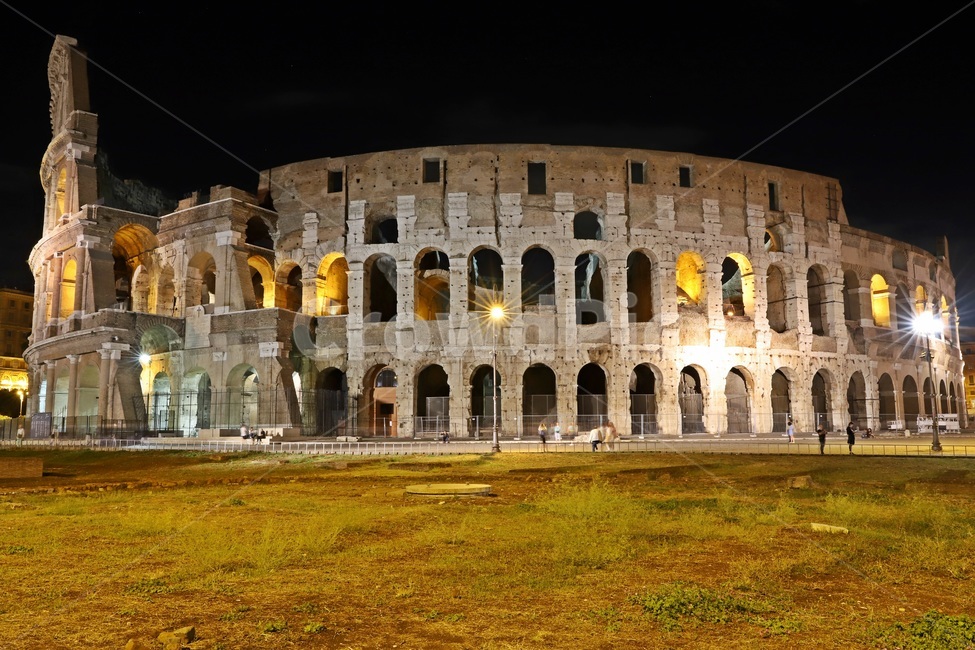로마,rome,colosseo,콜로세움,원형경기장,야경,밤,풍경,nightscape,night,landscape,랜드마크,landmark,tourist attraction,해외,외국,세계,foreign,oversea,world,세계랜드마크,해외랜드마크,외국랜드마크,world landmark,world tourist attraction,건축물,건물외관,exterior,building,structure,architecture,construction
