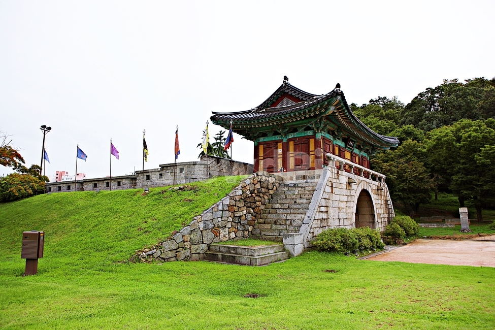 강화남문,성곽,옛성터,담,돌담,벽,풍경,식물,나무