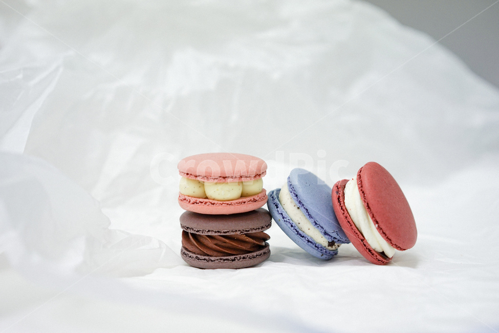 macaron,meringue,dessert,cookie,macaroon,snack,Snacks,confectionery,sweet,food,Arrangement