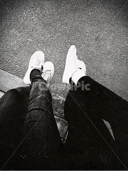 나란히,두다리,휴식,밴치,생활,흑백,모노톤,monochrome,black and white