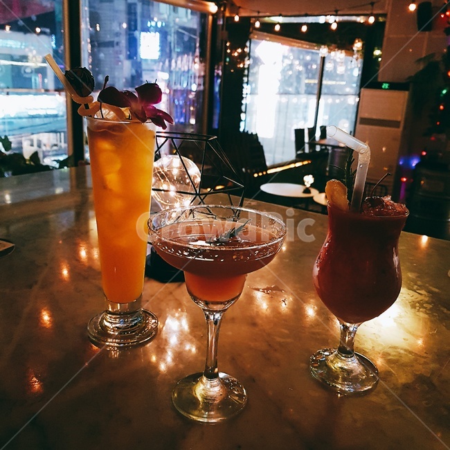 칵테일바,칵테일,조명,테이블샷,술,술,주류,alcohol