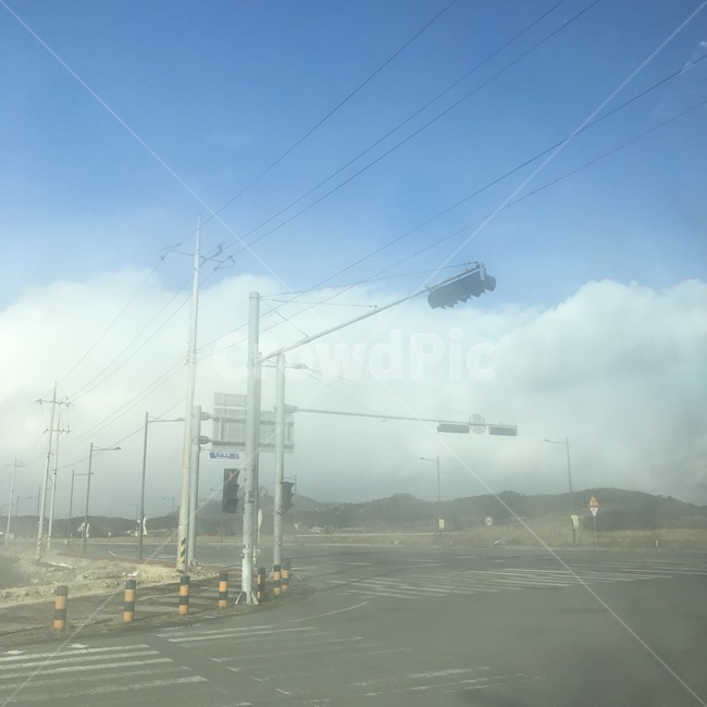 도로,바람,구름,사거리,신호등,cloudy,먼지,road,wind,황야,재난,자연,풍경,nature,landscape