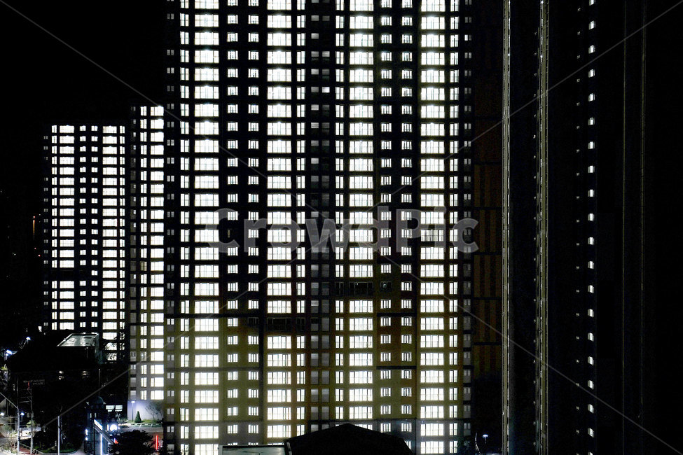 아파트,공사장,건물,불빛,야경,nightscape,apartment,apart,building,light,night,도시,고층건물,어반,urban,야경,밤,풍경,nightscape,night,landscape,도시,city,건축물,건물외관,exterior,building,structure,architecture,construction