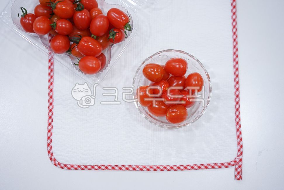 Cherry tomato,fruit,embankment,tomato,food