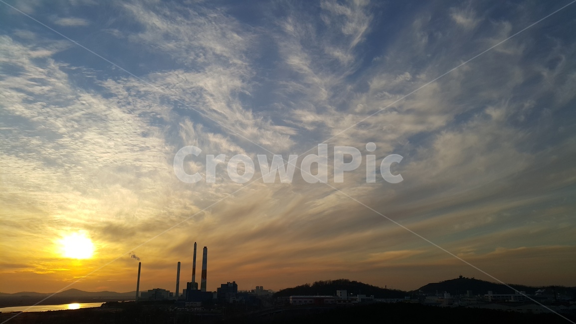 노을,하늘,구름,파랑,태양,sunset,sky,cloud,blue,sun,자연,풍경,nature,landscape,outdoors,옥외,building,건물