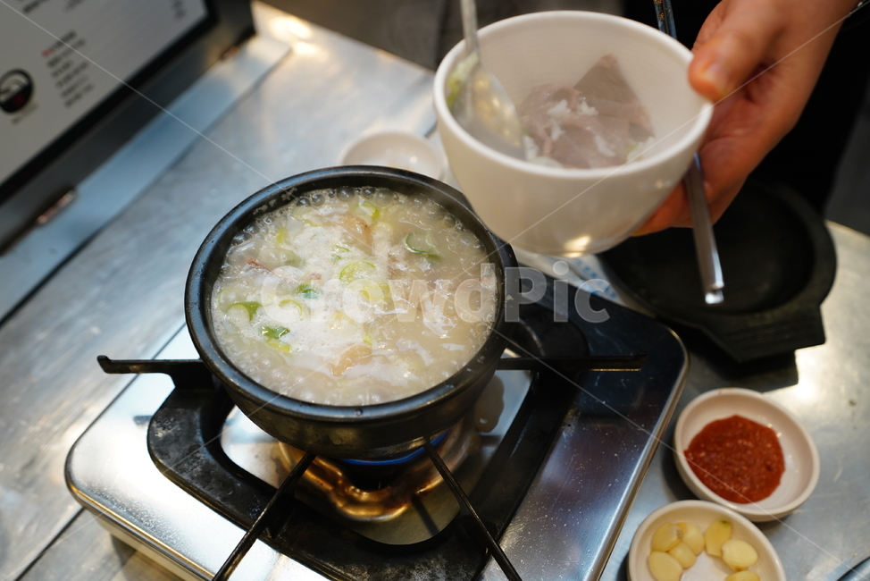 국물요리,국물,식사,국밥,소머리국밥,육류,육식,한식,먹거리,음식,한국식,푸드,먹방,밥,음식,식재료,요리,food,cook,meal,dishes,food reserves,한식,한국음식,한국요리,korean food,korean dishes,korean meal,korean cook