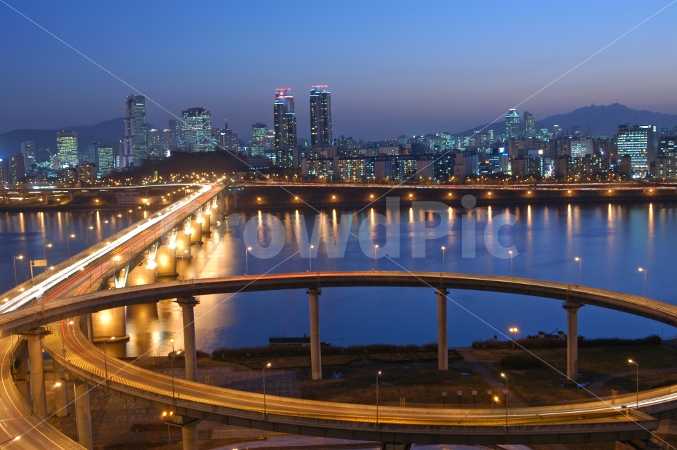 야경,도시,도로,빌딩,도시야경,청담대교,한강,강남,강남구,무역센터,아이파크,다리,대교,city,bridge,서울,도시,풍경,city,landscape,교통,교통수단,traffic,transportation,야경,밤,nightscape,night,road