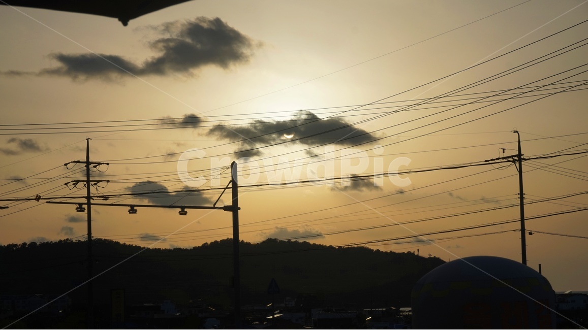 날씨,석양,노을,하늘,배경화면,구름,전봇대,weather,cloud,sky,background,자연,풍경,nature,landscape,cable,케이블,power lines,전력선
