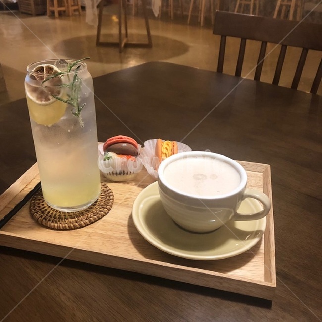 카페라떼,레몬에이드,마카롱,카페마카롱,카페데이트,latte,coffeshop,음료수,drink,beverage
