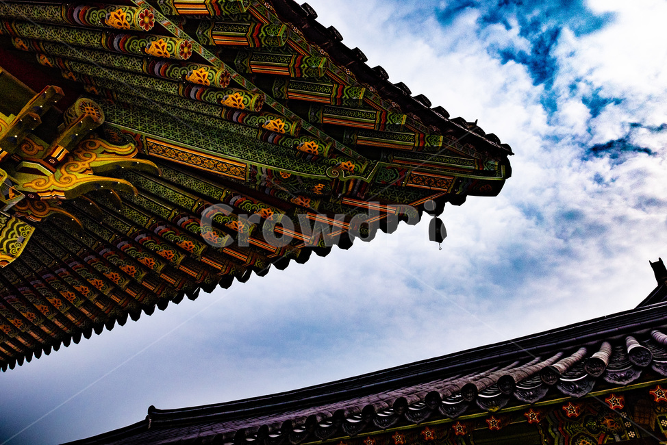 범어사,처마,풍경,기와,하늘,한국전통,한국문화,korean traditional,korean culture,건축물,건물외관,exterior,building,structure,architecture,construction