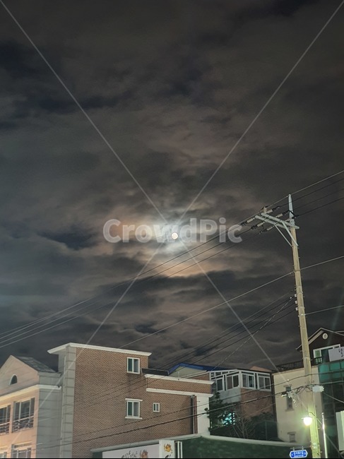 weather,날씨,nature,자연,moon,night,밤,보름달,구름