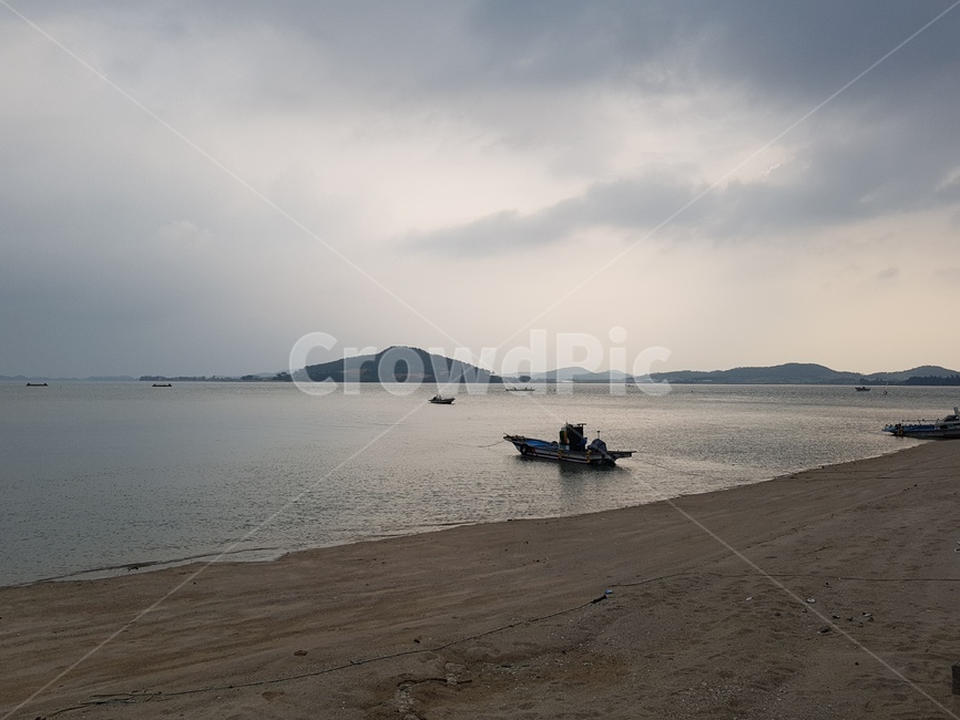 nature,자연,outdoors,옥외,land,땅,shoreline,해안선,water,물,바다,sea,대양,ocean,어업,fishery,fishing industry