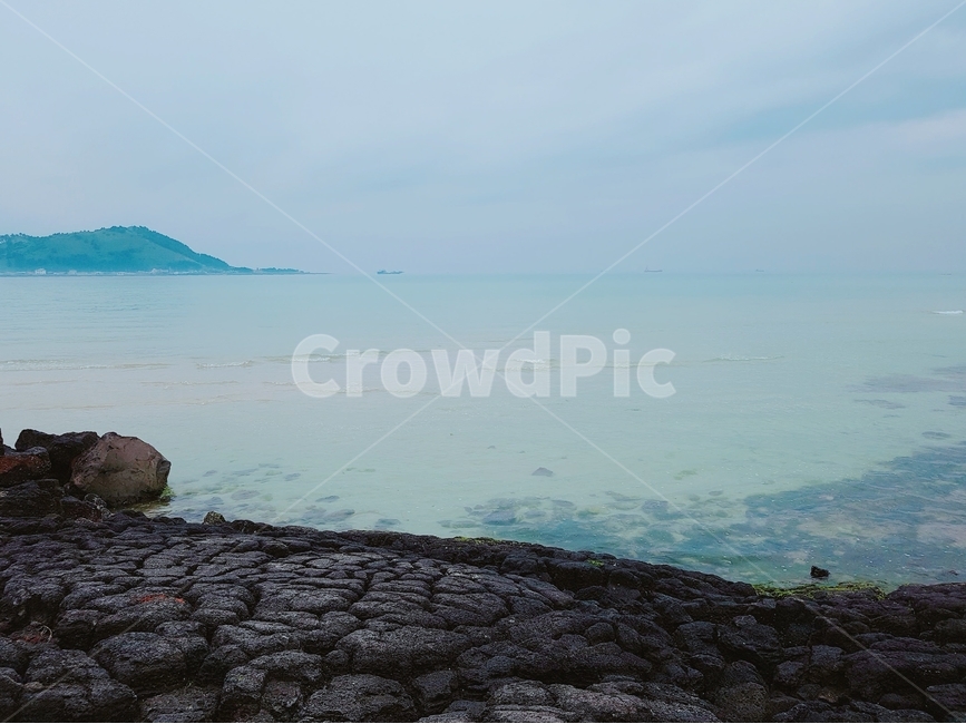 제주도,바다,현무암,안개,고화질,초고화질,제주도풍경,풍경,자연,풍경,nature,landscape,outdoors,옥외,land,땅,shoreline,해안선,water,물,ocean,대양,sea,promontory,곶
