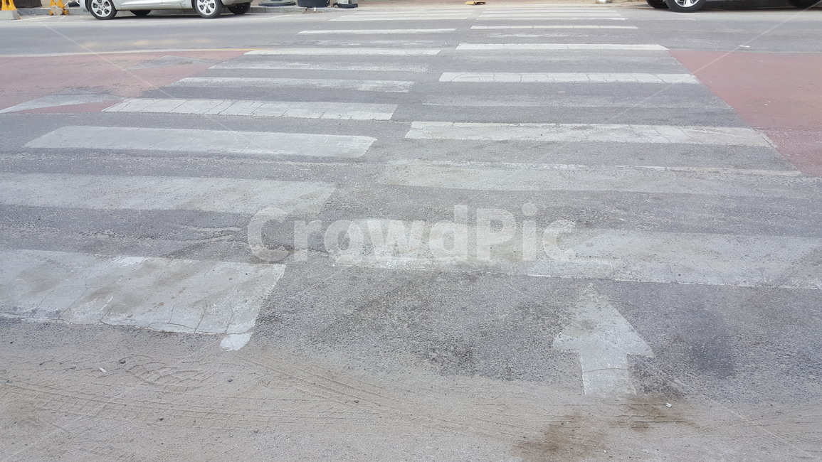 간판,도로,교통,횡단보도,보도,거리,교통,교통수단,traffic,transportation