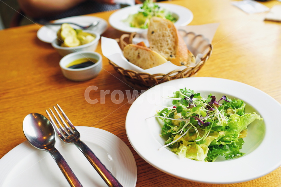 브런치,brunch,샐러드,salad,식사,meal,빵,bread,음식,식재료,요리,food,cook,meal,dishes,food reserves