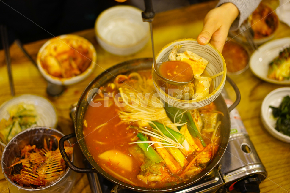 국물,국물요리,술안주,안주,소주안주,먹방,요리,동태찌개,찌개,생선요리,매운맛,한식,한국음식,푸드,식사,음식,음식,식재료,요리,food,cook,meal,dishes,food reserves,한식,한국음식,한국요리,korean food,korean dishes,korean meal,korean cook