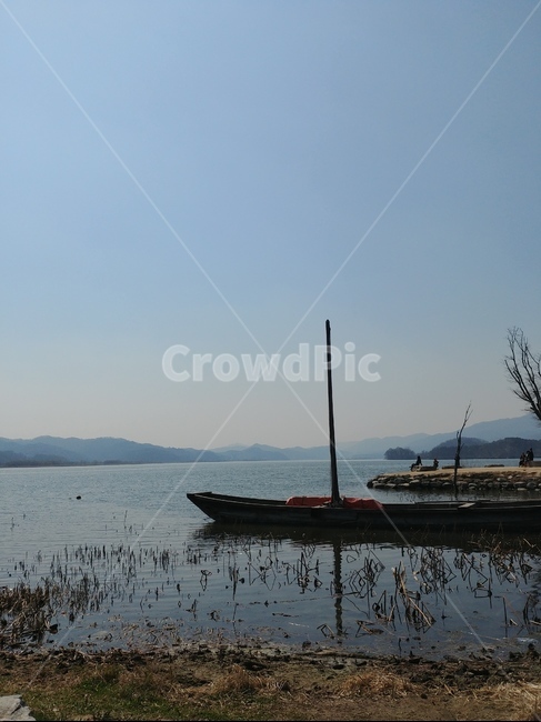 강,나룻터,나룻배,산,하늘,수풀,선박,교통,watercraft