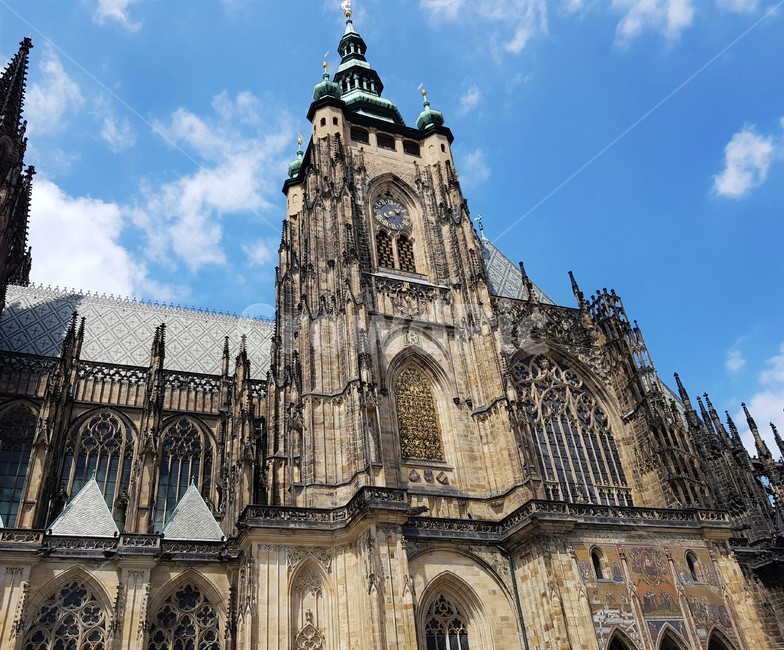 체코,프라하,비투스성당,대성당,고딕양식,유럽,배경,풍경,화려한,웅장한,문화,건축양식,czechrepublic,prague,vituscathedral,cathedral,gothicstyle,europe,background,scenery,fancy,culture,astyleofarchitecture,랜드마크,landmark,tourist attraction,해외,외국,세계,foreign,oversea,world,세계랜드마크,해외랜드마크,외국랜드마크,world landmark,world tourist attraction,건축물,건물외관,exterior,building,structure,architecture,construction,건물,tower,탑,spire,첨탑,steeple,뾰족한 탑,성당,church,교회에