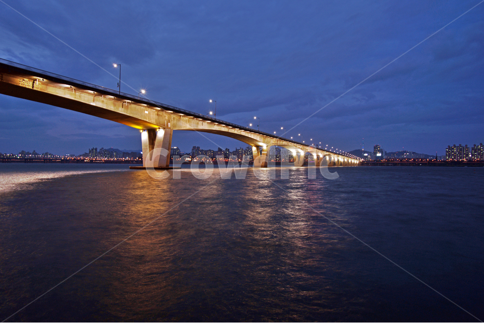 원효대교,다리,한강다리,야경,한강,교량,야경,밤,풍경,nightscape,night,landscape,건축물,건물외관,exterior,building,structure,architecture,construction