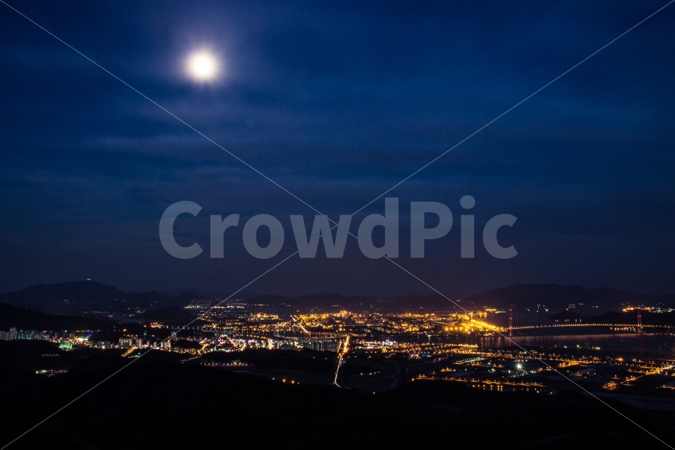 하늘,도시,파란하늘,밤,구름,도시풍경,풍경,달,야경,광양,중마동,구봉산,sky,city,travel,bluesky,night,light,clouds,urban,cityscape,nightscape,moon,korea,자연,풍경,nature,landscape,도시,city,야경,밤,nightscape,night,outdoors,옥외,경치,scenery