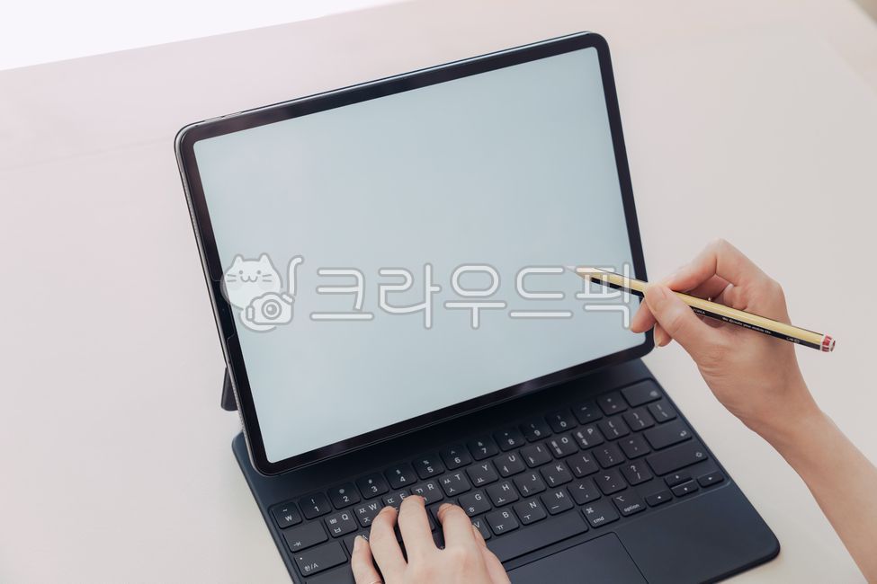 tablet,business,work,iPad,Apple pencil,mockup,hand