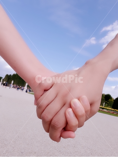 커플,화창,손깍지,행복,사랑,구름,하늘,파란,사람,인물,인간,human,person,신체일부,몸,body,연인,커플,사랑,lover,couple