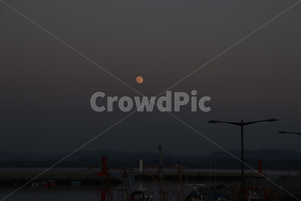 바다,저녁바다,밤바다,waterfront,dock,밤하늘,달,달밤,밤,달빛,nature,outdoors,night,야경,밤,풍경,nightscape,night,landscape