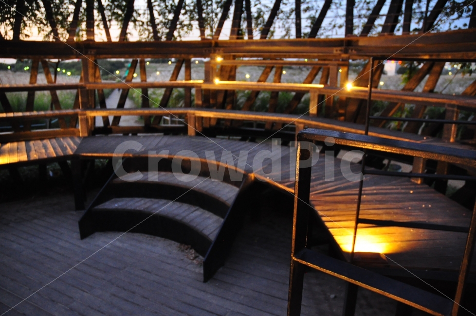 상암동,하늘공원,구조물,계단,나무,조명,빛,sky,park,가을,계절,저녁,skypark,structure,stairs,wood,woodenstairs,light,lamp
