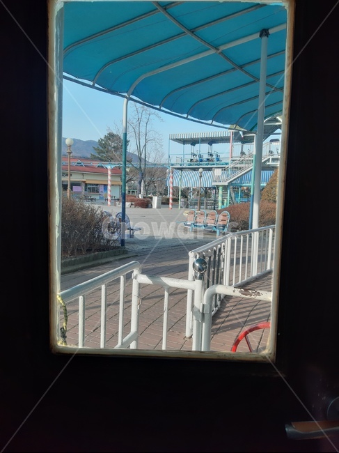 창가,놀이동산,놀이기구,한적한공원,유원지