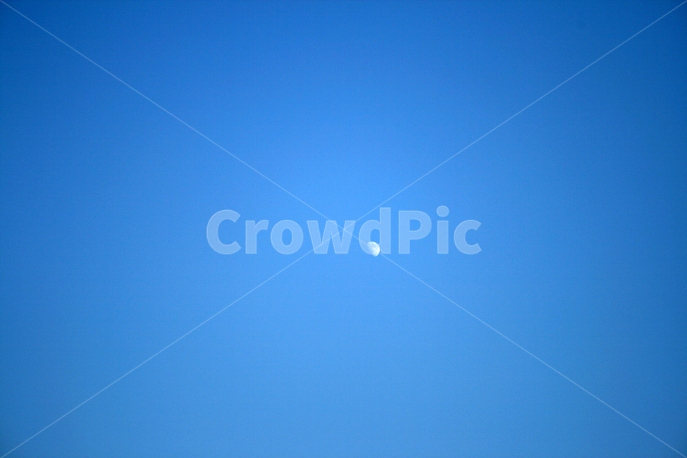 하늘,달,낮달,파란,moon,sky,자연,풍경,nature,landscape,outdoors,옥외,azure sky,푸른 하늘