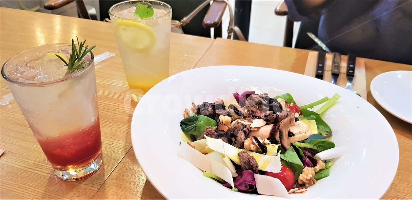 샐러드,비프샐러드,음료수,에이드,맛있는,레스토랑,salad,beefsalad,drink,ade,delicious,restaurant,food,eating,음식,먹다,건강,헬스웨어,헬스케어,healthware,health care,음식,식재료,요리,food,cook,meal,dishes,food reserves,음료수,drink,beverage