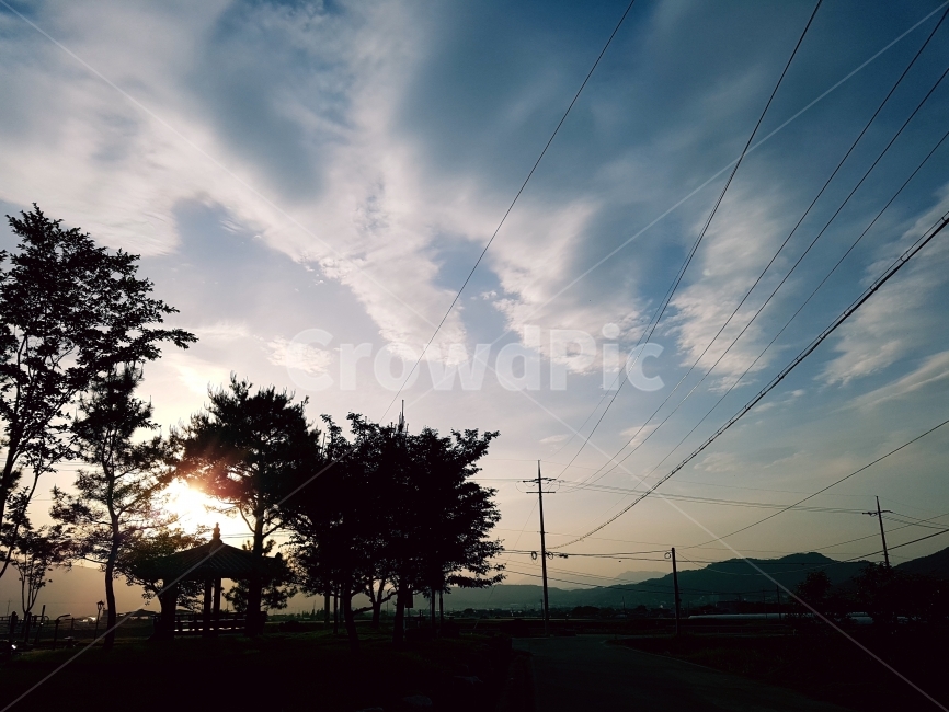 photography,한국,노을,여름,역광,구름,하늘,풍경,사진,감성,따뜻함,sumer,landscape,monotone,자연풍경,스냅,snap,자연,자연사진,sunset,자연,풍경,nature,landscape,한국자연풍경,한국자연경관,korea nature landscape