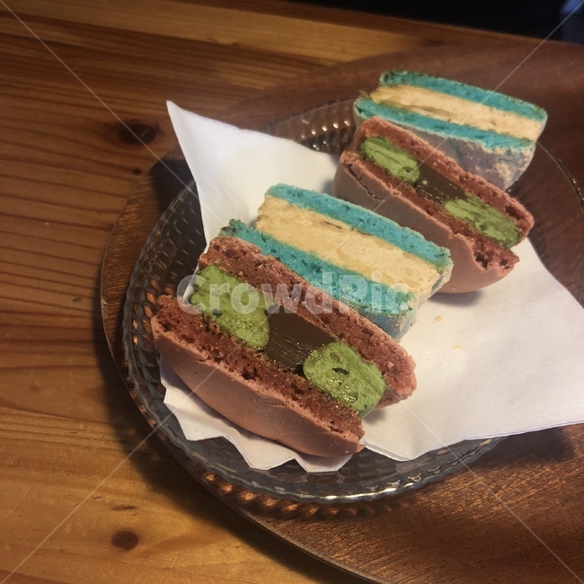 디저트,dessert,후식,마카롱,macaroon,초코,녹차,tea,greentea,chocolate,나무,wood,접시,cafe,카페,음식,식재료,요리,food,cook,meal,dishes,food reserves,디저트,간식,후식,dessert,snack