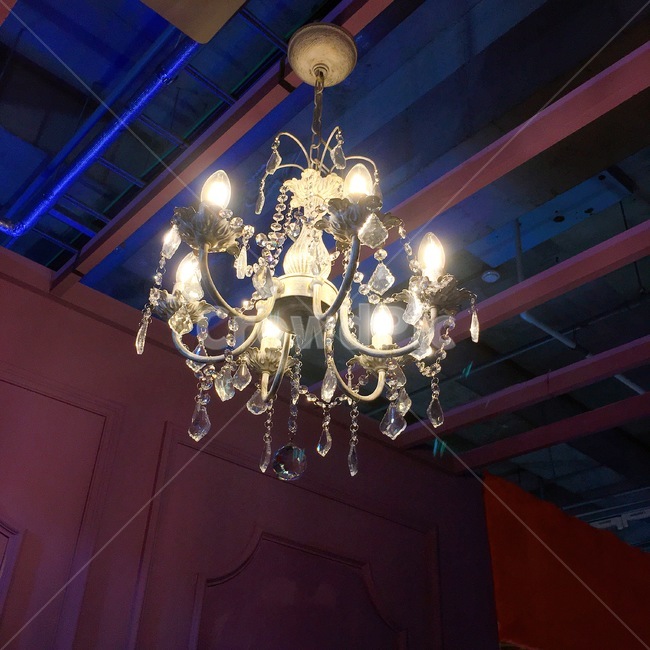 chandelier,샹들리에,lamp,램프,빛