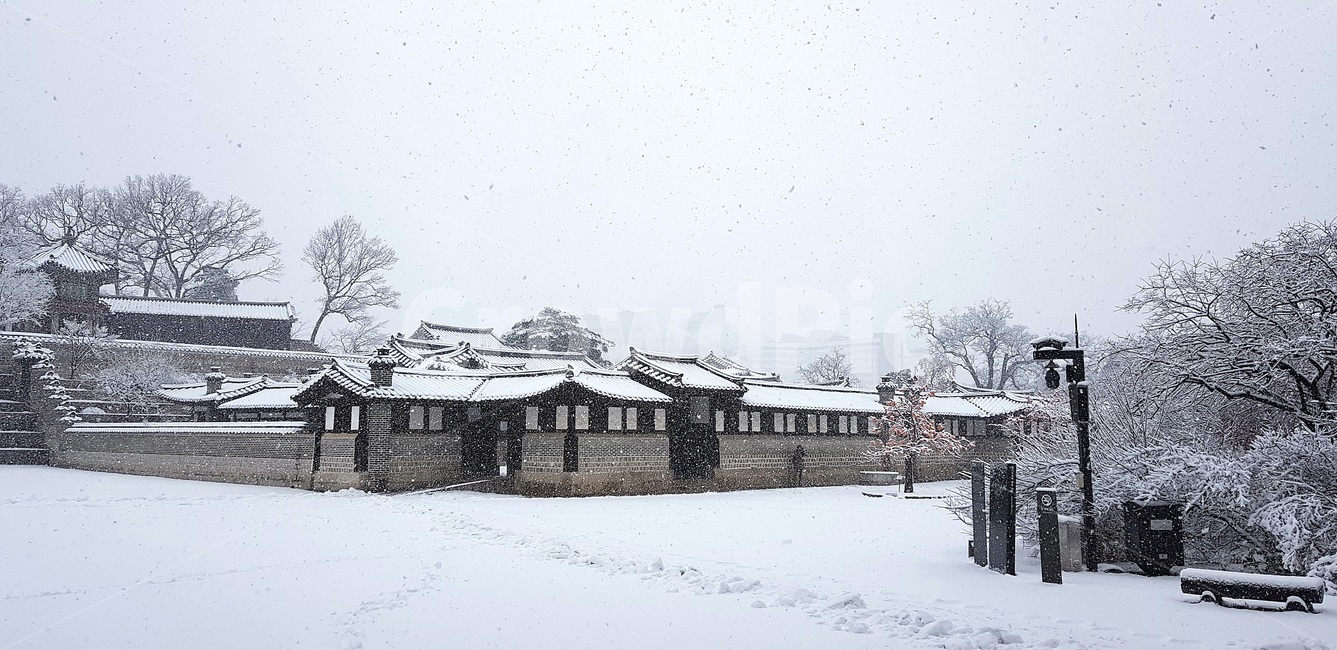 첫눈,창덕궁,낙선재,firstsnow,changdeokgung,changdeokgungnakseonjae,nakseonjae,겨울,계절,winter,season,한국전통,한국문화,korean traditional,korean culture,랜드마크,landmark,tourist attraction,한국랜드마크,한국관광지,한국명소,korea landmark,korea tourist attraction,건축물,건물외관,exterior,building,structure,architecture,construction