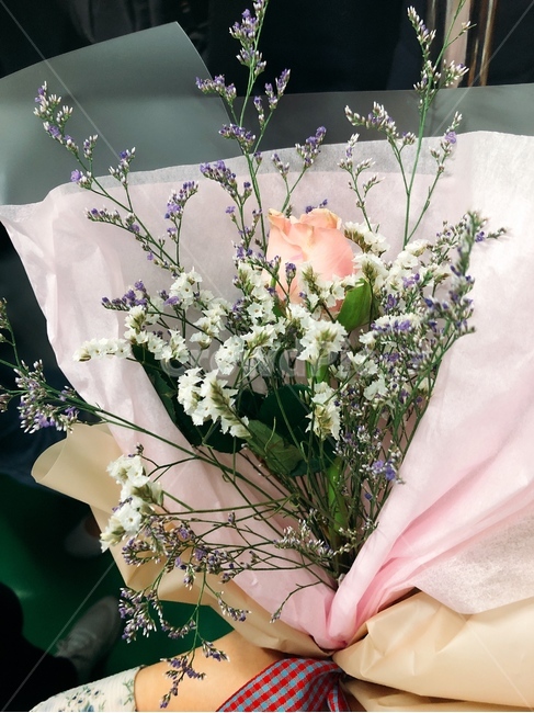 꽃,선물,꽃다발,장미,장미꽃,꽃,flower,기념일,축하,anniversary,congratulation,celebrate,celebration