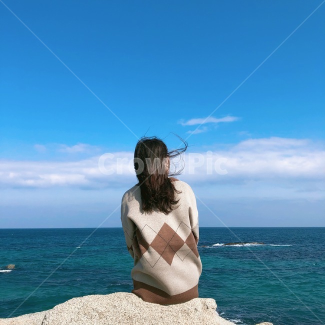 강릉,바다,겨울,겨울바다,인물,바람,뒷모습,여자,사람,winter,sea,preson,trip,travel