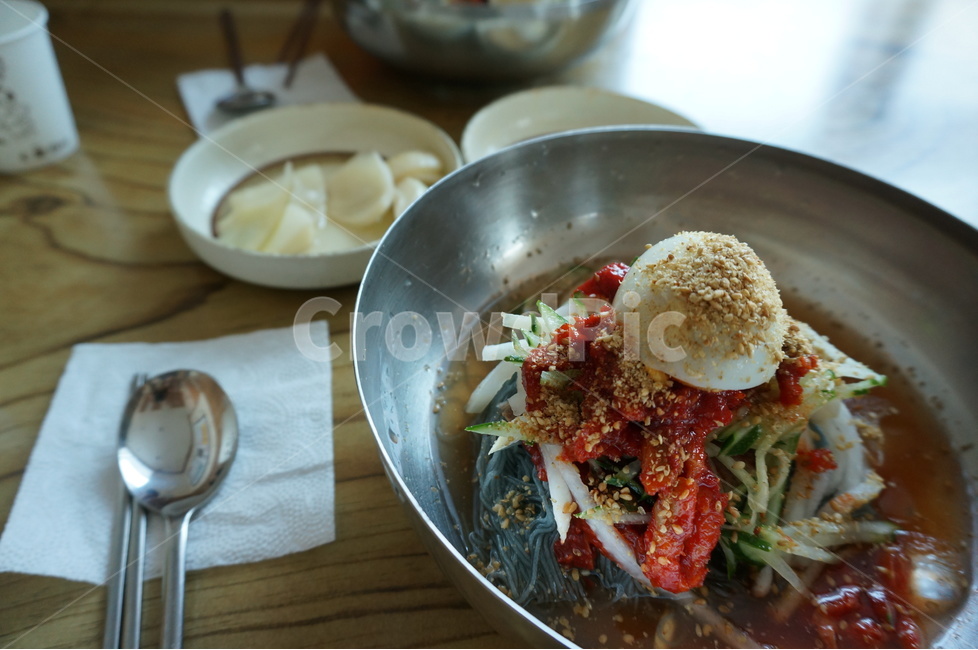음식,국수,막국수,비빔국수,매운,빨간,시원한,음식,식재료,요리,food,cook,meal,dishes,food reserves,면류,면요리,noodles