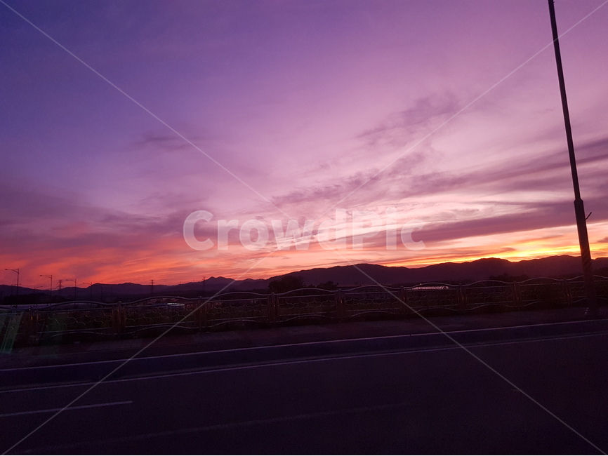 노을,하늘,보라,감성,저녁,자연,풍경,nature,landscape,outdoors,옥외,sunset,일몰,red sky,붉은 하늘,sky,dusk,황혼,dawn,새벽