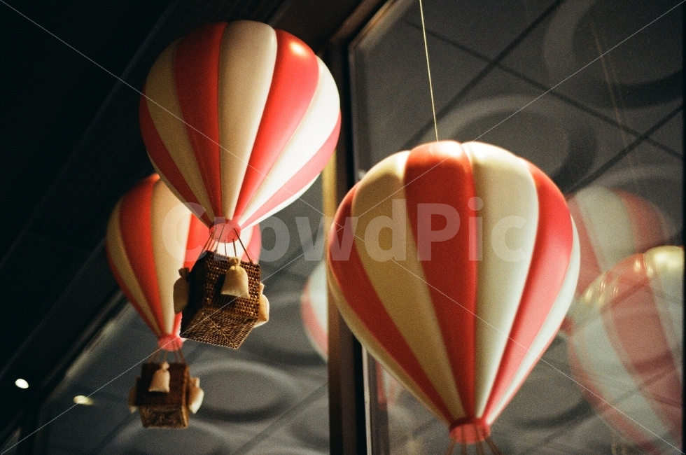 열기구,카페,감성사진,필름사진,따뜻함,회사,아름다운,빨강,아날로그,필름,일상,소품,인테리어,실내디자인,interior design,사물,물건,오브젝트,thing,object,matter,감성,sensible,feeling