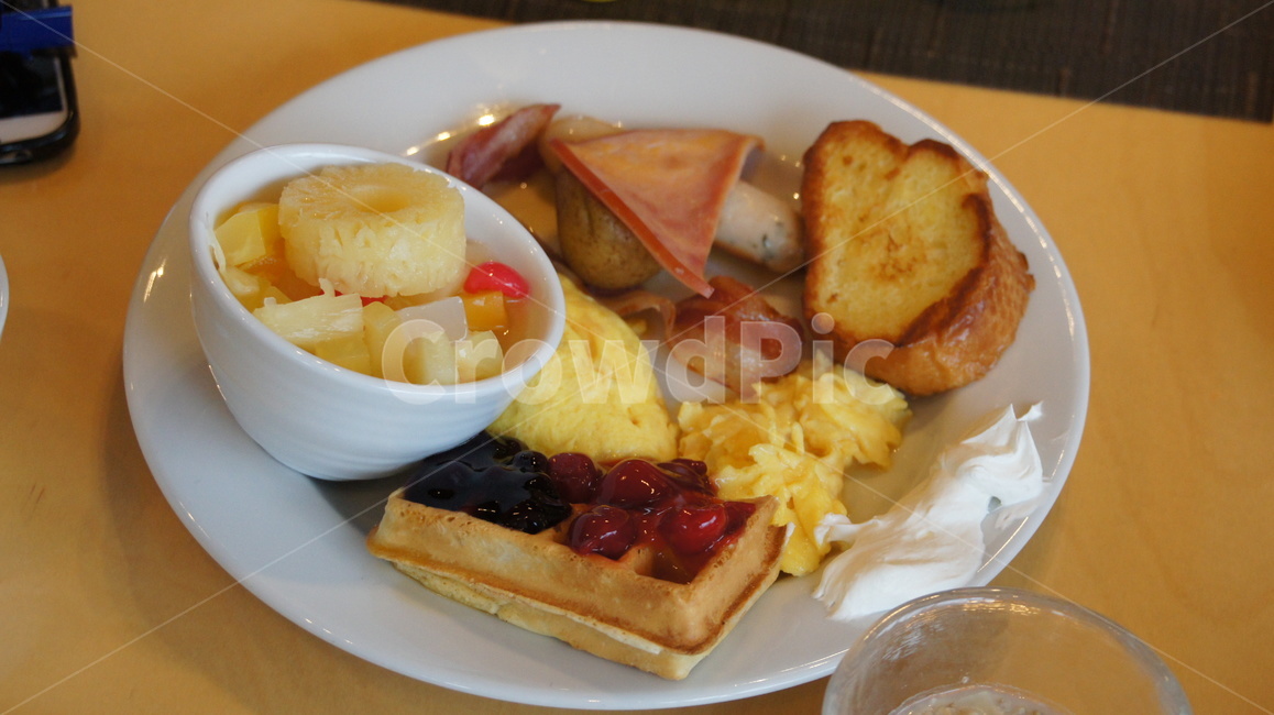 브런치,과일,빵,달걀,계란,접시,테이블,음식,식재료,요리,food,cook,meal,dishes,food reserves,아침식사,조식,브런치,breakfast,brunch
